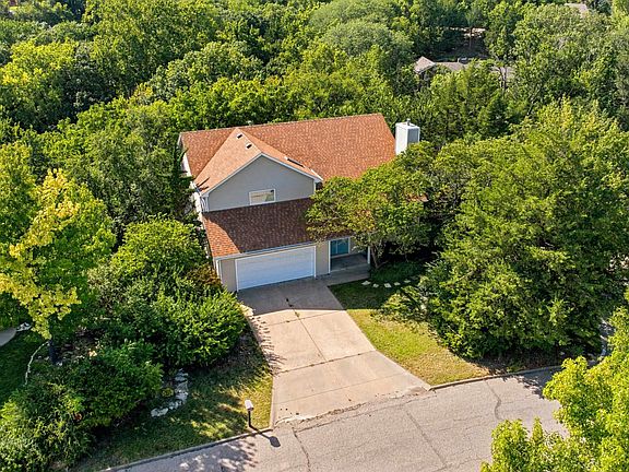 3rd image of 2020 Rockhill Cir