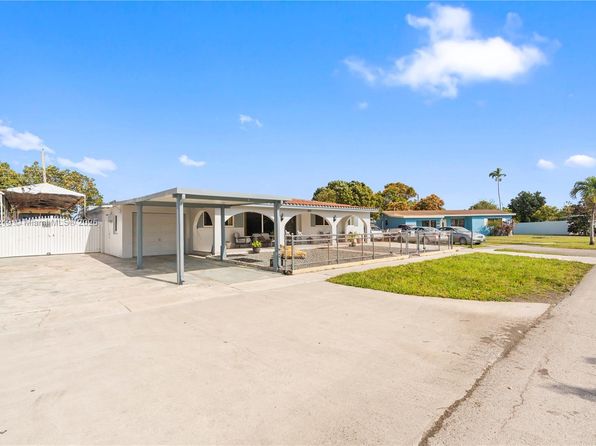 451 W 39th St, Hialeah, FL 33012