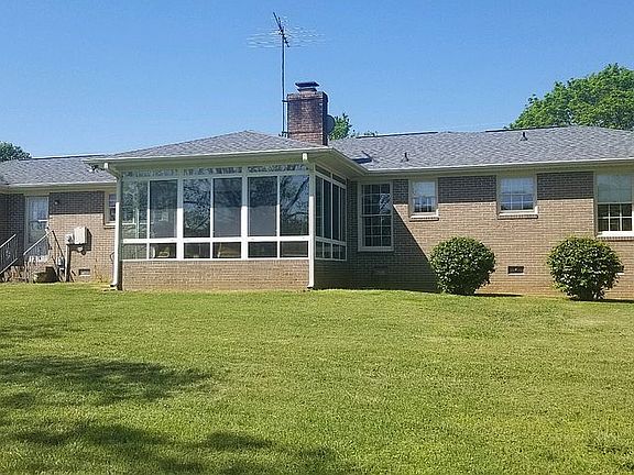 4th image of 1011 Garrison Rd