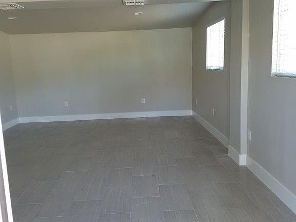 3rd image of 402 Mesquite St #C
