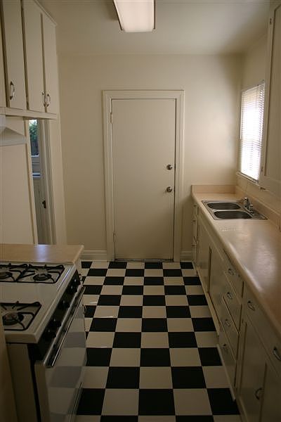 531 S F Street Unit 6 Kitchen_05082013