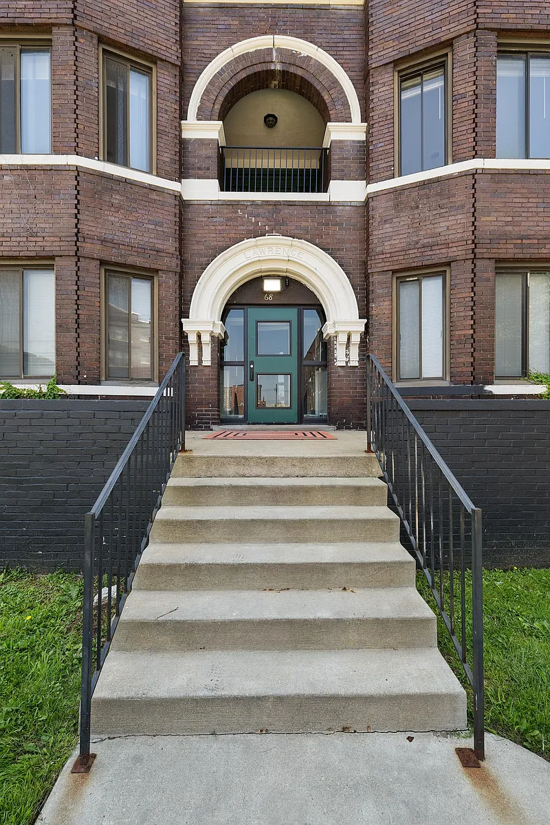 Building Photo - 68 E Willis St #7