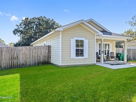 2nd image of 13016 Alta Vida Ct