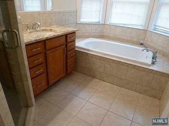 4th image of 10B Hillcrest Ave #10B