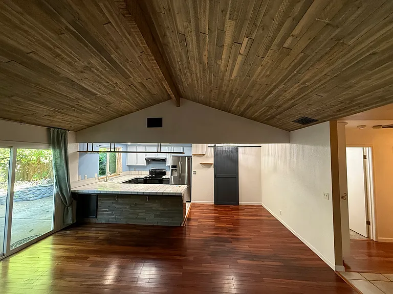1152 Ravine View Dr — Photo 4