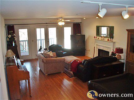 REC RM,HUGE,COZY FP,LOTS OF GAME SPACE,OPENS TO LOW DECK