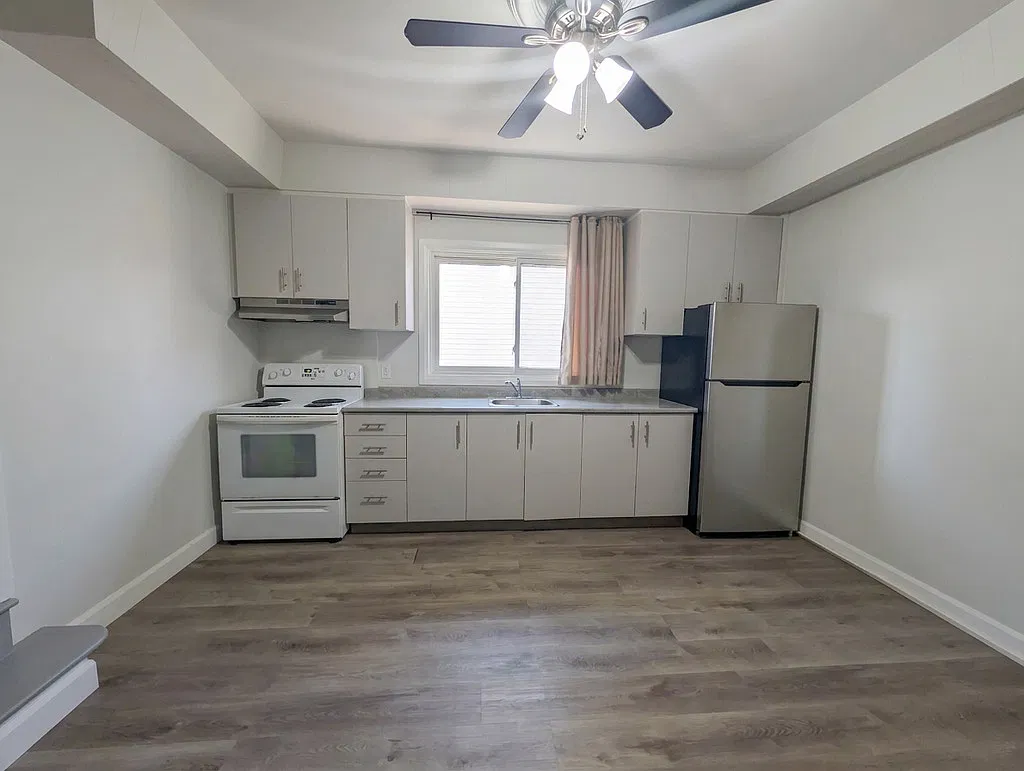 82 Albert Street — Photo 2