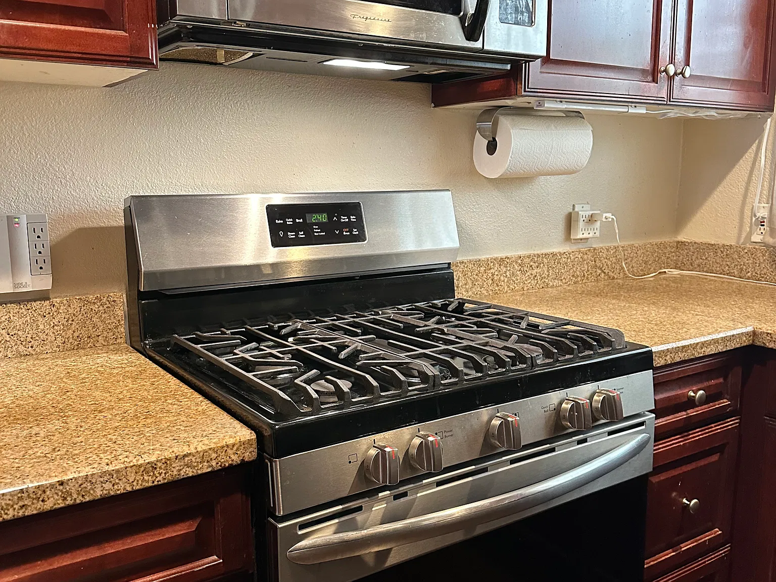 5565 Canoga Ave — Photo 4