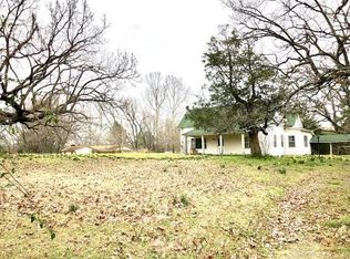 1004 N River Rd, Lavaca, AR 72941