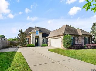 39071 Old Tree Dr, Prairieville, LA 70769