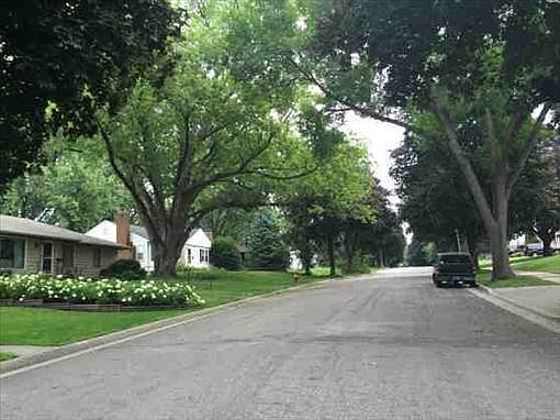 2nd image of 1852 Yorkshire Ave