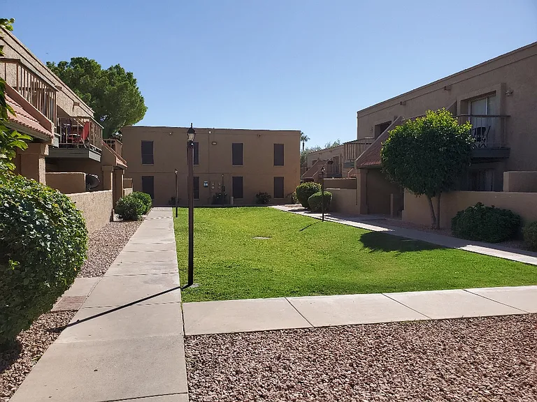1224 E Evergreen St #133 — Photo 22