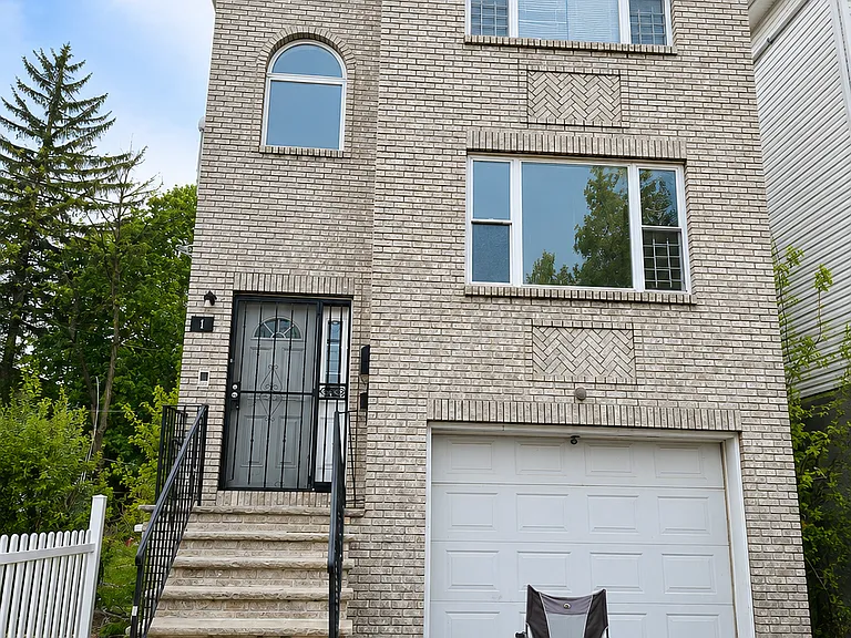 317 S 18th St #A — Photo 17