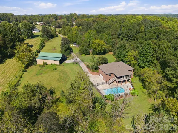 1086 Shinnville Rd, Cleveland, NC 27013