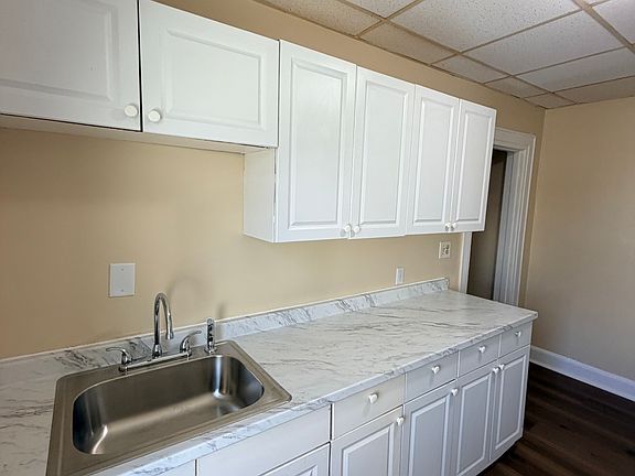 5th image of 206 Sherman Ave #B1