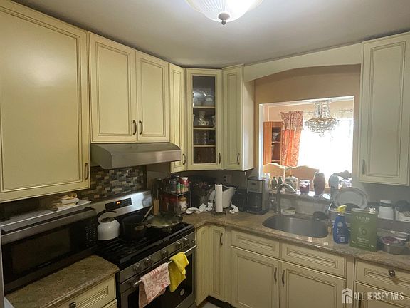 4th image of 1190 W Saint Georges Ave APT A45