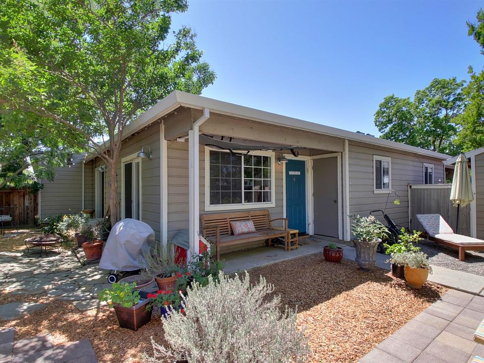 1st image of 3170 Woods Cir