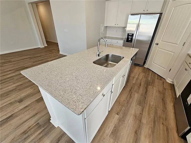 27 Berryville Dr — Photo 9