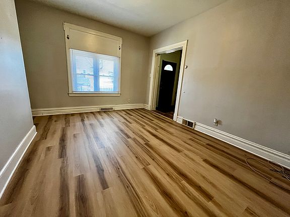 5th image of 403 Kambach St