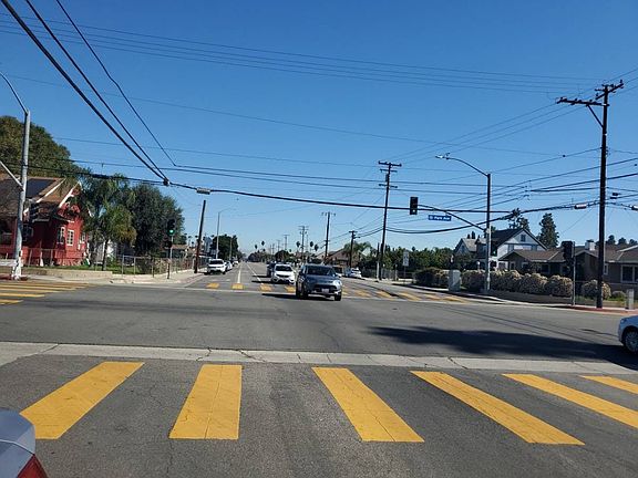 5th image of 511 W Phillips Blvd