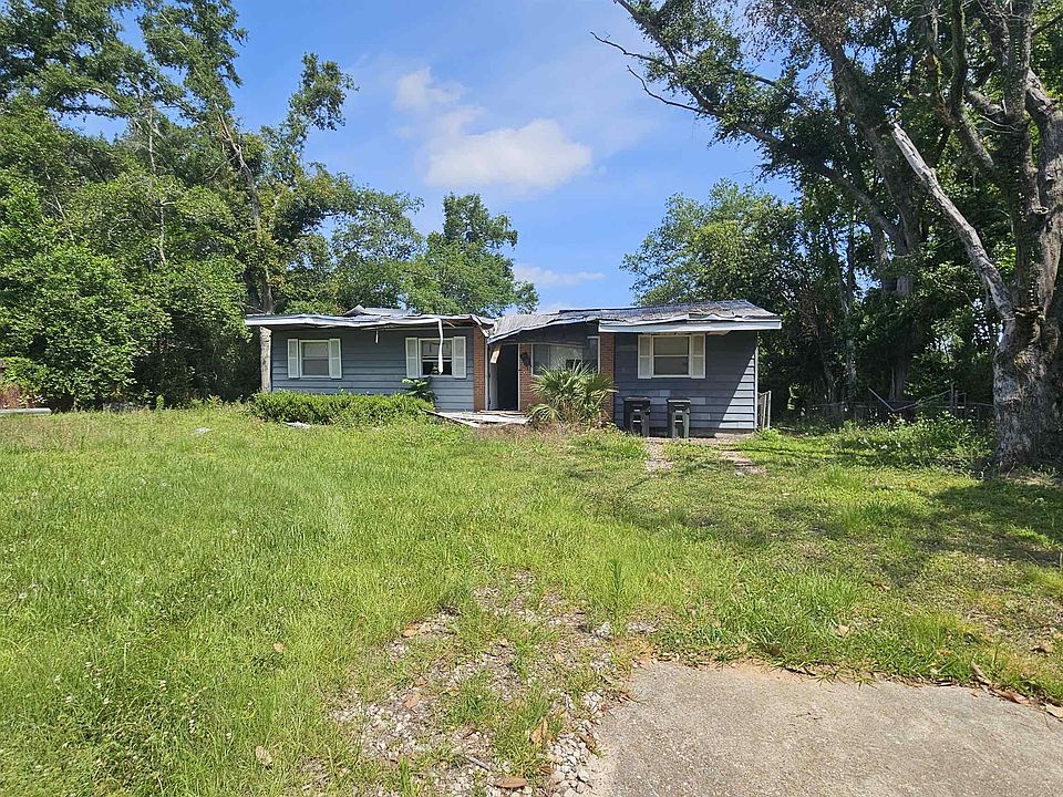 2nd image of 2216 Berkshire Dr