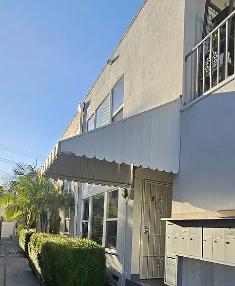 S Holt Ave — Photo 1