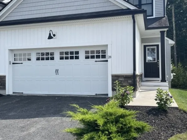 28 Compass Point Dr #28, Douglas, MA 01516