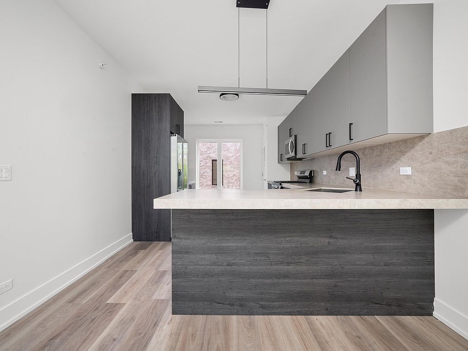 1st image of 2030 Greenwood St #202