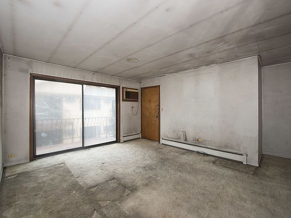 4th image of 7224 W Wrightwood Ave APT 302