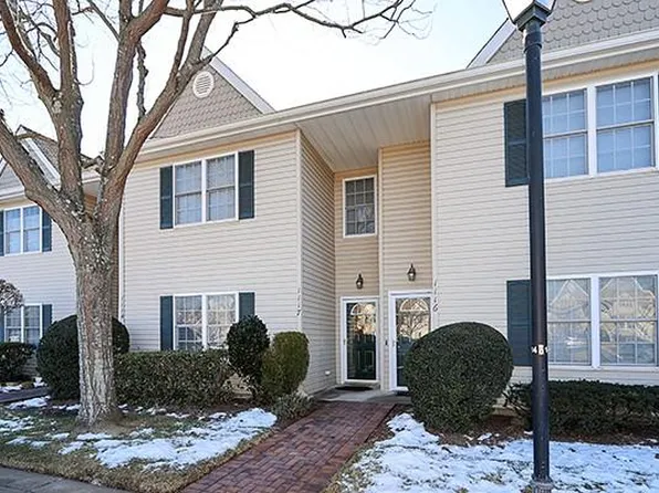 1117 Savoy Drive, Melville, NY 11747