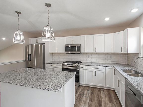 5th image of 1539 Ducey Ave
