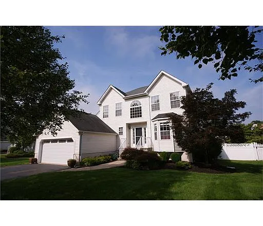 26 Jared Blvd photo 1