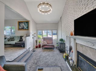 46 W Minerva Rd, Lindenhurst, NY 11757