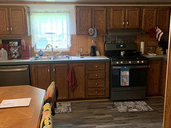 5th image of 2514 Lake Dr