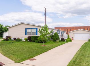 814 S 11th St, Dekalb, IL 60115