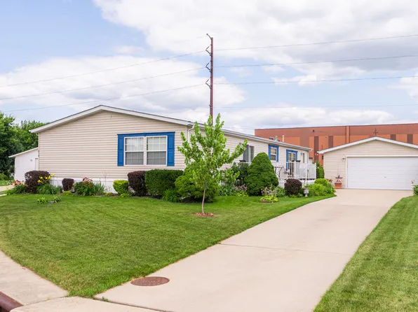 814 S 11th St, Dekalb, IL 60115