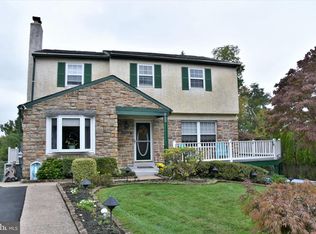 357 Crescent Hill Dr, Havertown, PA 19083