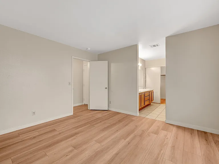2092 Crowley Way — Photo 6