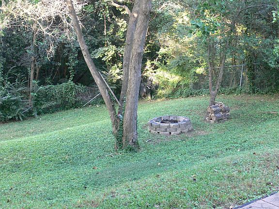 5th image of 2835 Northwoods Dr