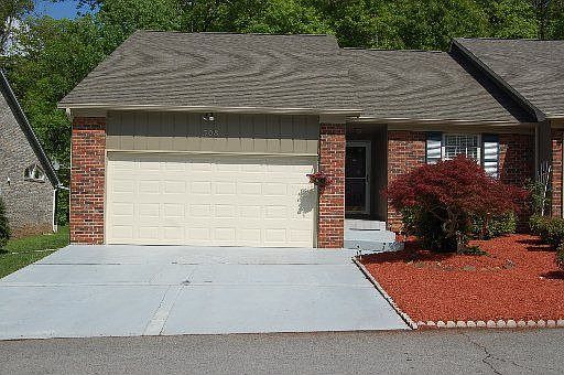 2nd image of 308 Camelot Ct