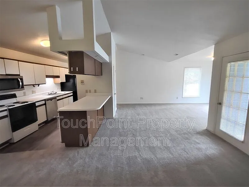 2 bed, 2.0 bath, 1100 sqft, $1,195 — Photo 3