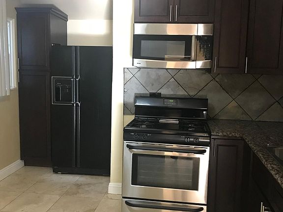 4th image of 5538 Riverton Ave #A