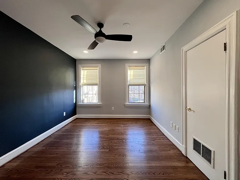 1401 Columbia Rd — Photo 28