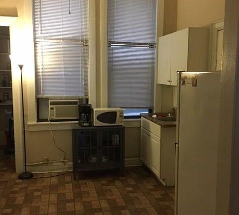 5th image of 1551 N Wells St APT 2F