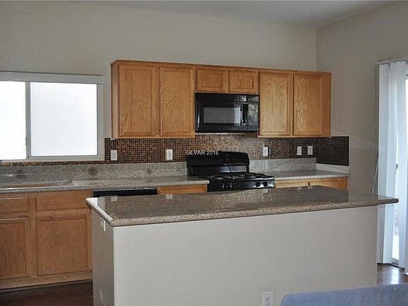 3rd image of 729 Cowboy Cross Ave