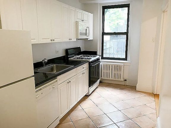 5th image of 37 W 72nd St APT 1B