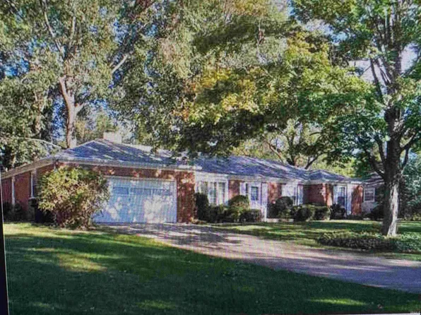 52780 Brookdale Dr, South Bend, IN 46637