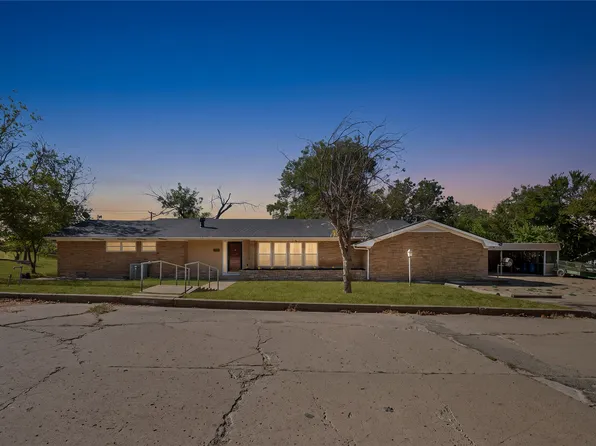 1011 E Connell St, Breckenridge, TX 76424