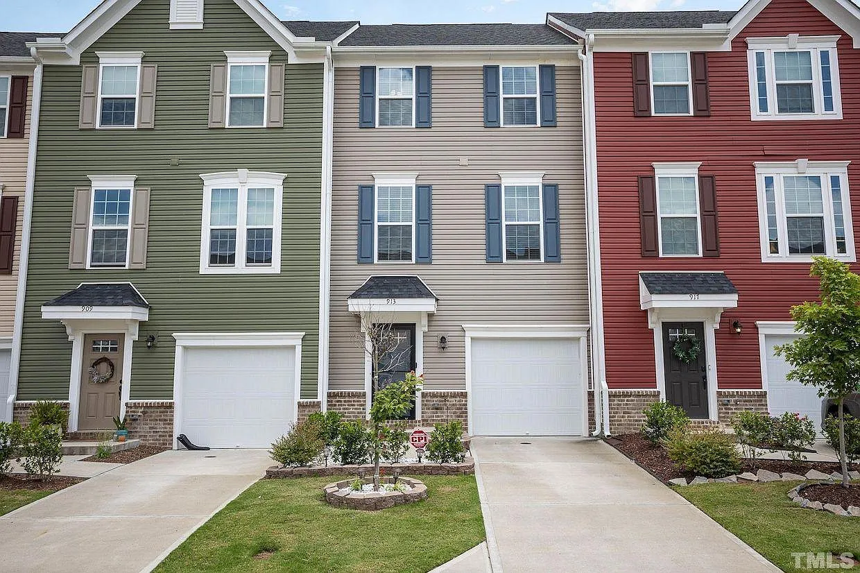 3 bed, 2.5 bath, 1846 sqft, $1,975 — Photo 1