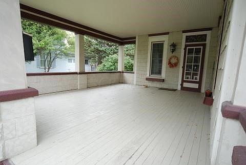 3rd image of 209 S Franklin St